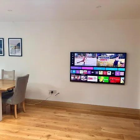 Newly Renovated Town House * Athlone