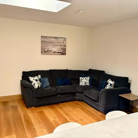 בית נופש Newly Renovated Town House